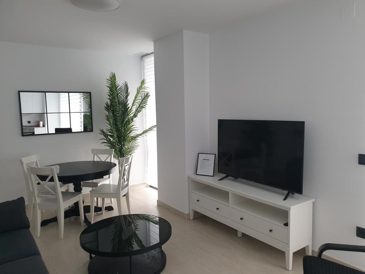 Lhome 카디스 외부 사진